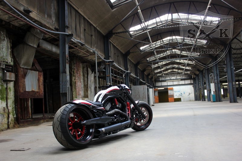 Barracuda-Harley-Davidson-Custompaint1