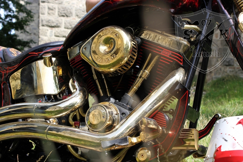 Harley-Davidson-Airbrush-Custompaint-Schwarze-Ritter14