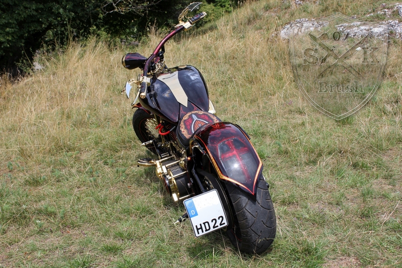Harley-Davidson-Airbrush-Custompaint-Schwarze-Ritter4