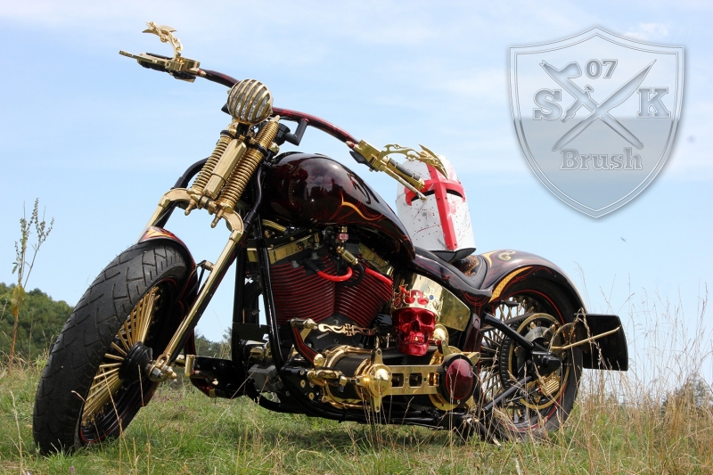Harley-Davidson-Airbrush-Custompaint-Schwarze-Ritter7